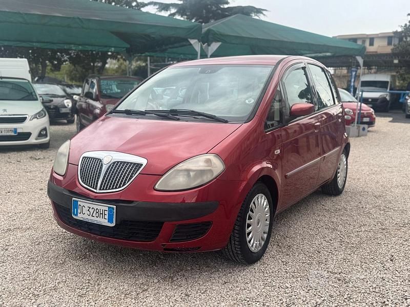 Usata Lancia Musa 95 CV (69 kW) 2006 Rosso Monovolume