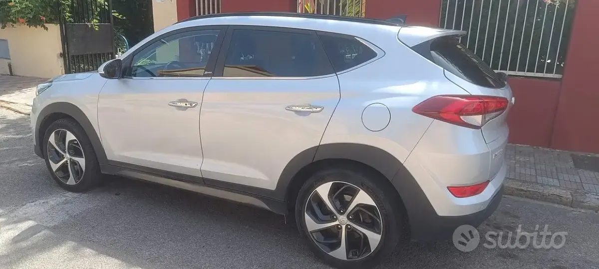 Usata Hyundai Tucson Xpossible 141 CV (103 kW) 2016 Grigio SUV