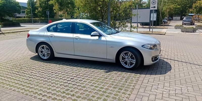 Usata BMW 520 184 CV (135 kW) 2014 Grigio Berlina