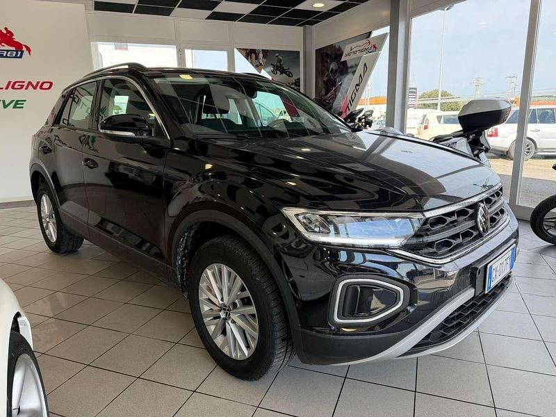 Usata VW T-Roc Life 150 CV (110 kW) 2024 Nero SUV