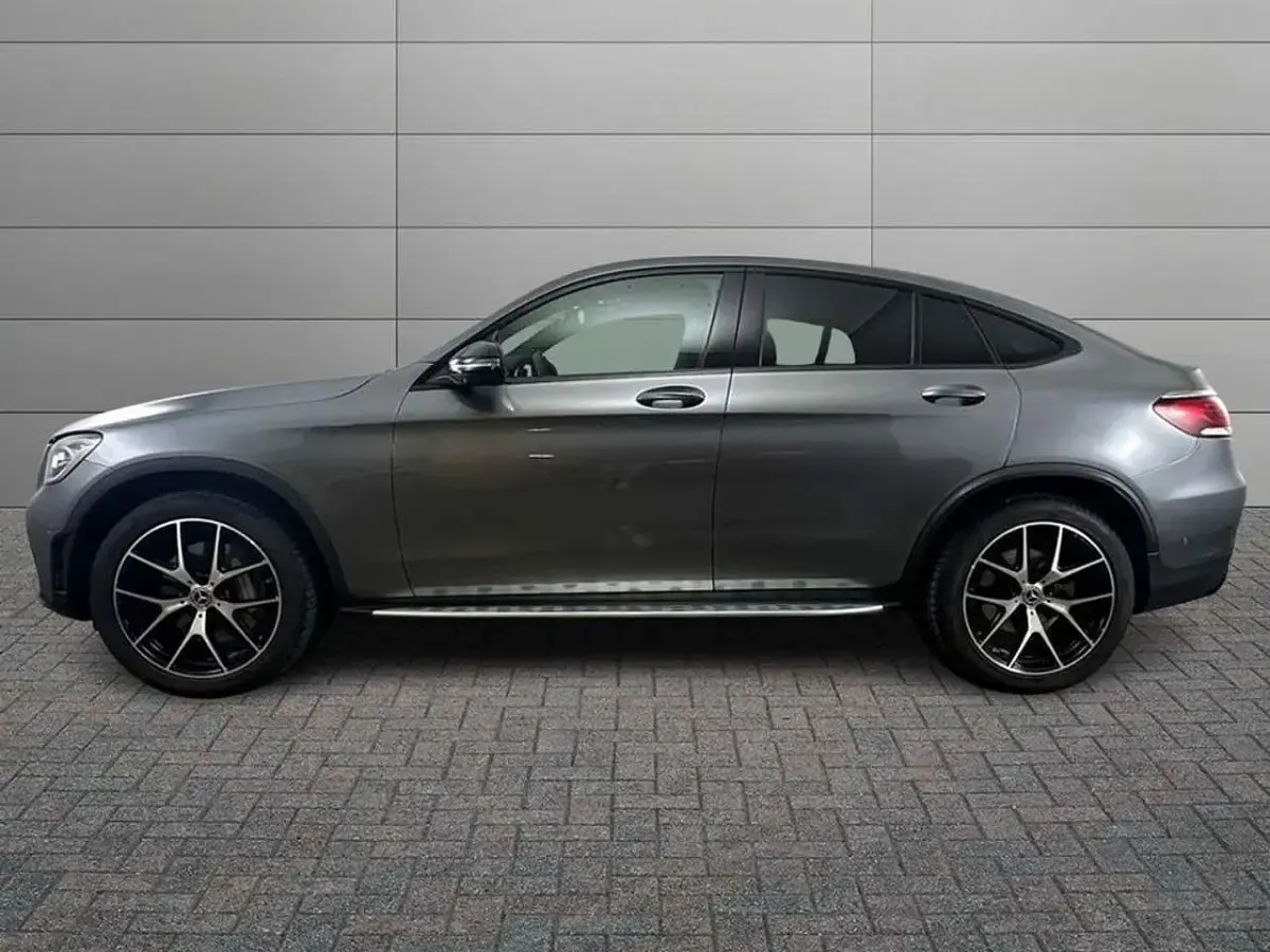 Usata Mercedes GLC300 Premium 320 CV (235 kW) 2022 Grigio selenite SUV