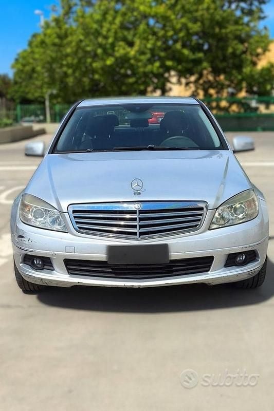Usata Mercedes C220 170 CV (125 kW) 2009 Grigio Berlina