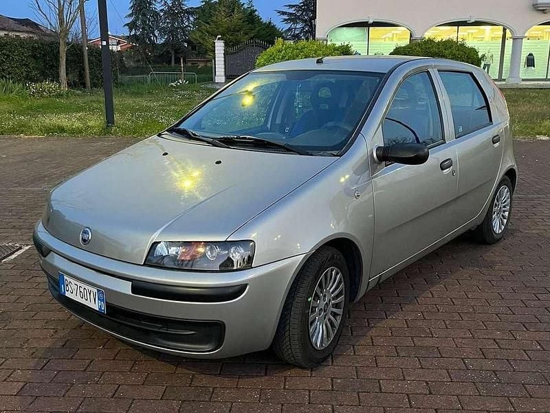 Usata Fiat Punto 60 CV (44 kW) 2002 Argento Utilitaria