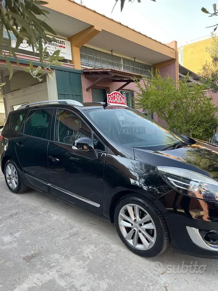 Usata Renault Scénic III Bose Edition 110 CV (80 kW) 2012 Nero Monovolume