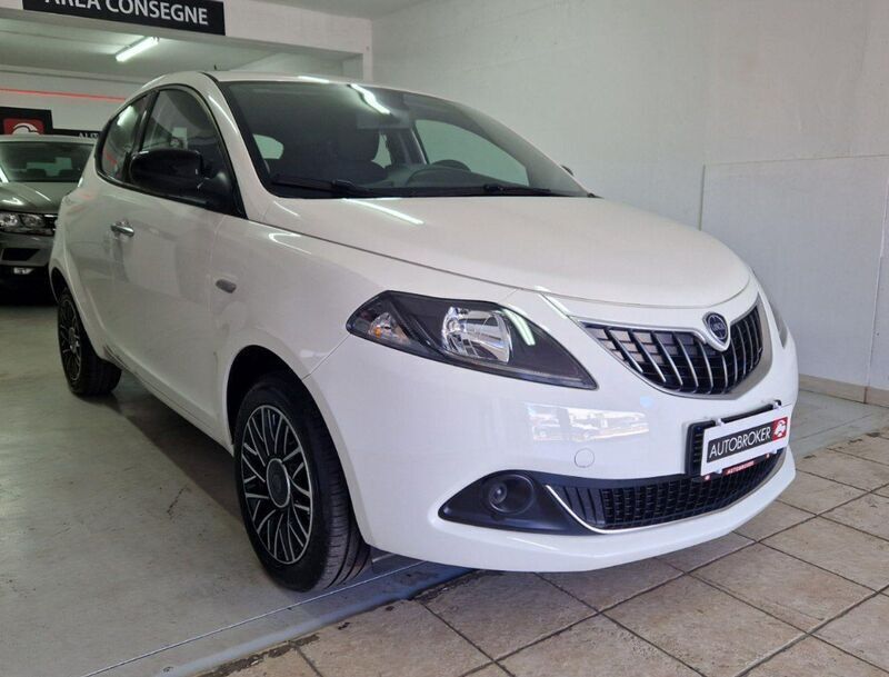 Usata Lancia Ypsilon S 69 CV (50 kW) 2024 Bianco pastello Utilitaria