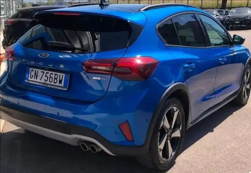 Usata Ford Focus Active X 125 CV (91 kW) 2023 Desert island blue (metallizzato) Berlina