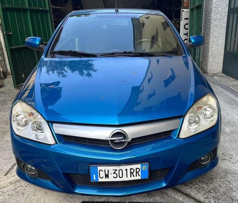 Usata Opel Tigra Sport 125 CV (91 kW) 2005 Cabrio