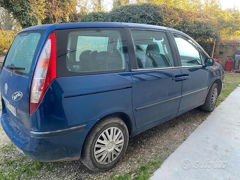 Usata Fiat Ulysse 109 CV (80 kW) 2005 Blu Monovolume
