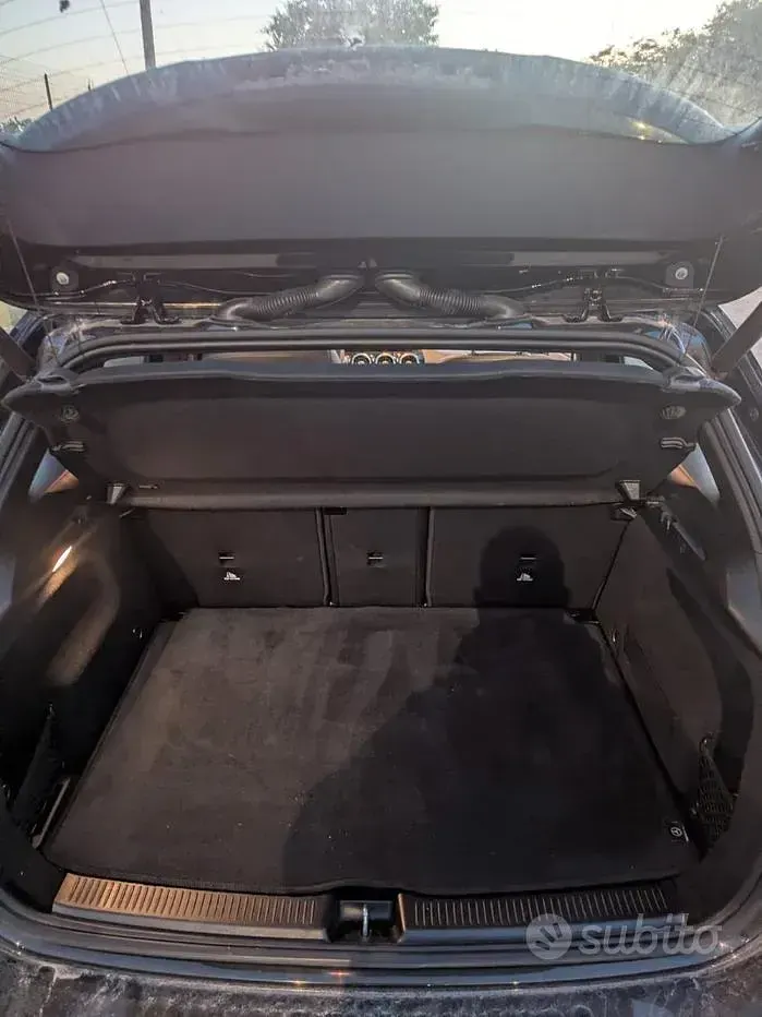 Usata Mercedes B180 116 CV (85 kW) 2020 Nero Utilitaria