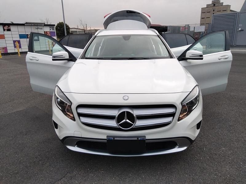 Usata Mercedes GLA200 136 CV (100 kW) 2015 Argento SUV