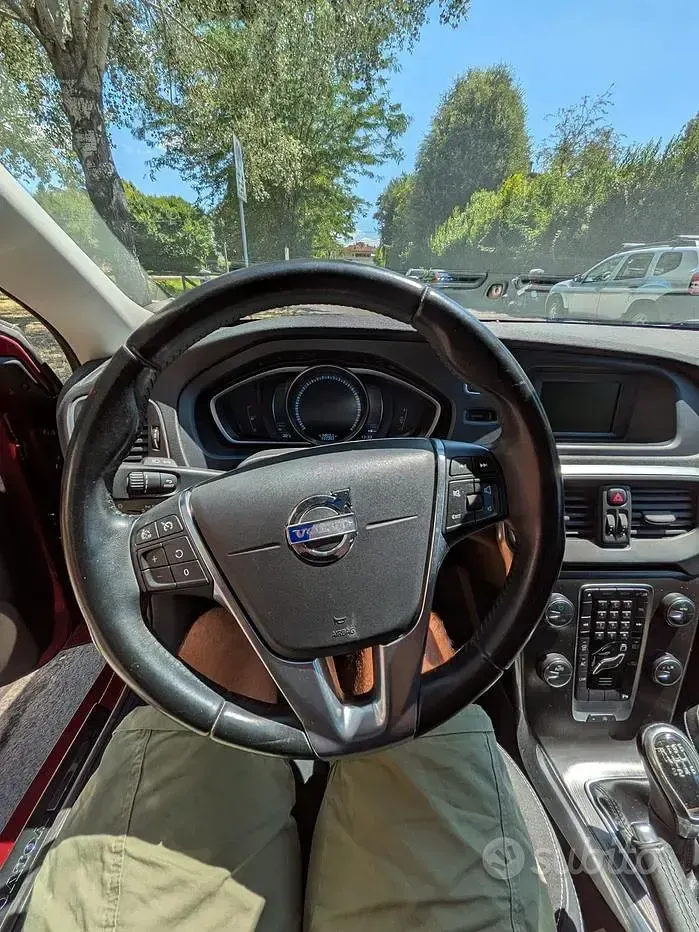 Usata Volvo V40 115 CV (84 kW) 2013 Rosso Berlina