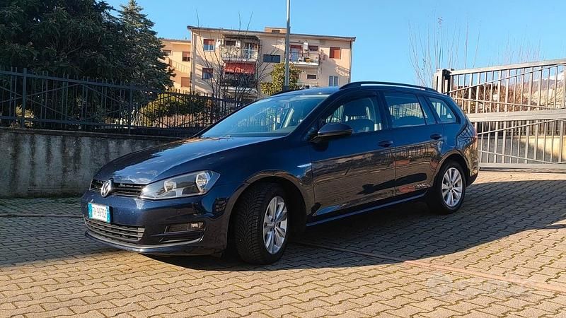 Usata VW Golf VII Business 110 CV (80 kW) 2017 Blu Station wagon