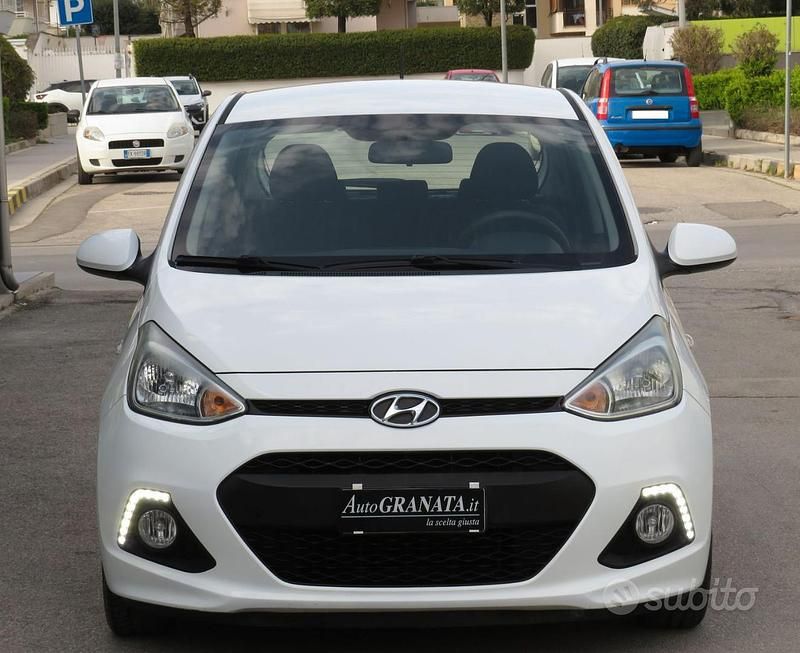 Usata Hyundai i10 68 CV (50 kW) 2016 Bianco Utilitaria