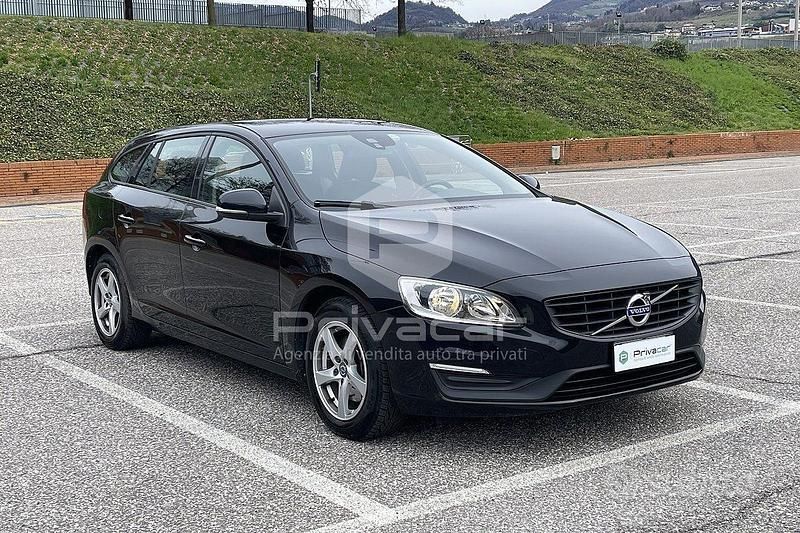 Usata Volvo V60 Kinetic 150 CV (110 kW) 2016 Nero Station wagon