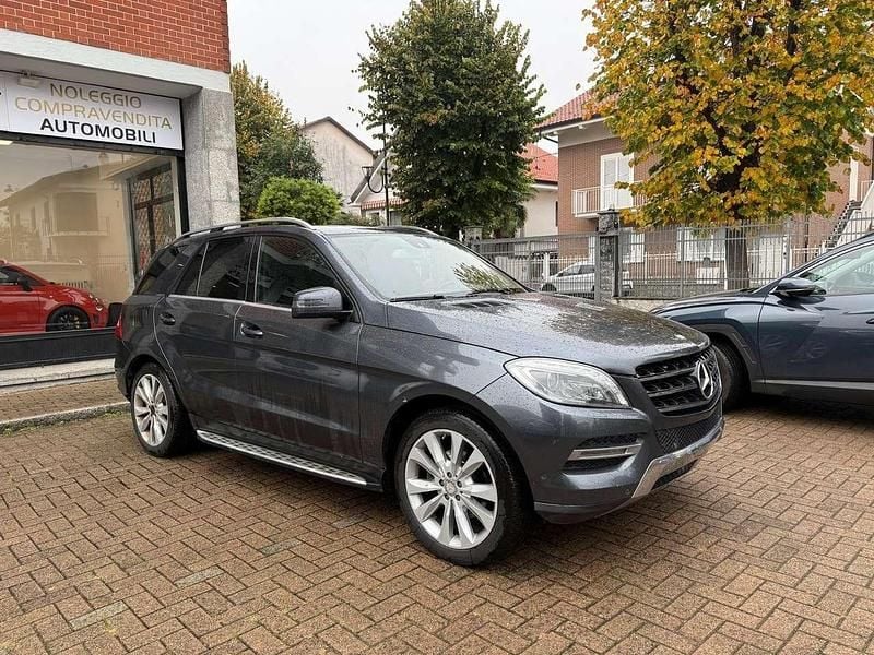 Grigio Usata 2015 Mercedes ML350 Premium SUV | 13.999 € (Super prezzo) - Immagine 1/4