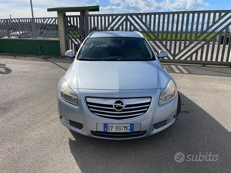 Usata Opel Insignia Cosmo 131 CV (96 kW) 2012 Blu Station wagon