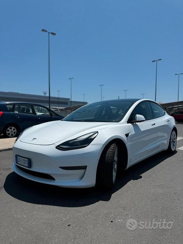 Usata Tesla Model 3 366 kW (498 CV) 2021 Bianco Berlina