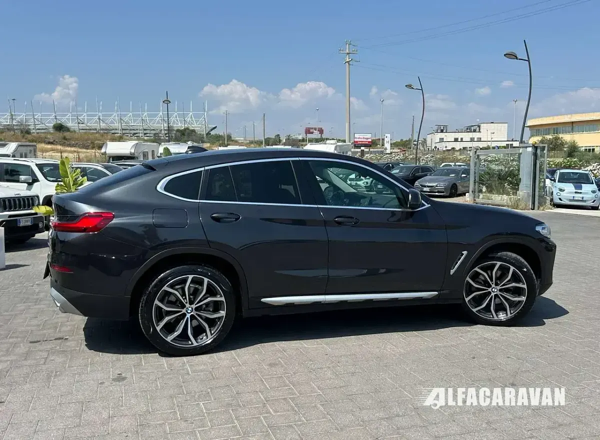 Usata BMW X4 190 CV (139 kW) 2022 Grigio SUV