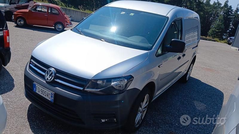 Usata VW Caddy 110 CV (80 kW) 2016 Grigio Monovolume