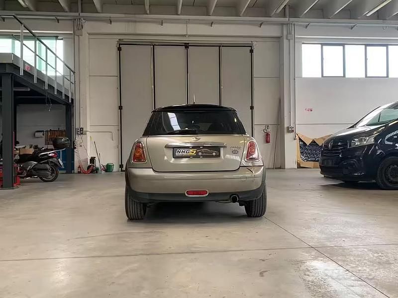 Usata Mini Cooper Chili 120 CV (88 kW) 2007 Grigio Utilitaria