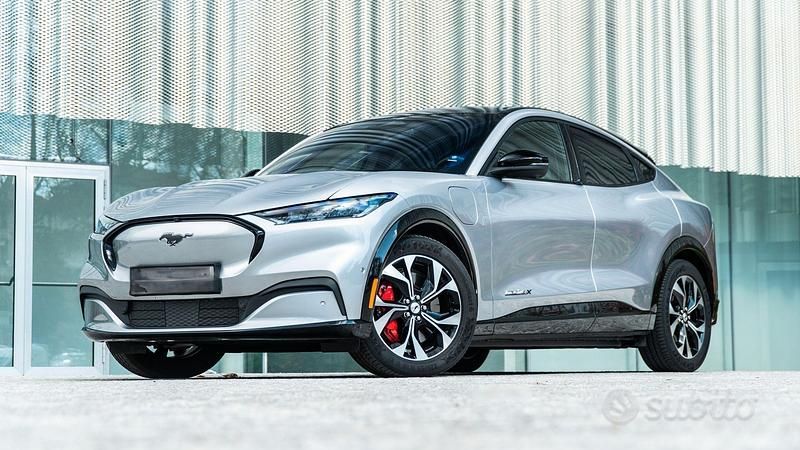 Usata Ford Mustang Mach-E Premium 242 kW (330 CV) 2022 Grigio SUV