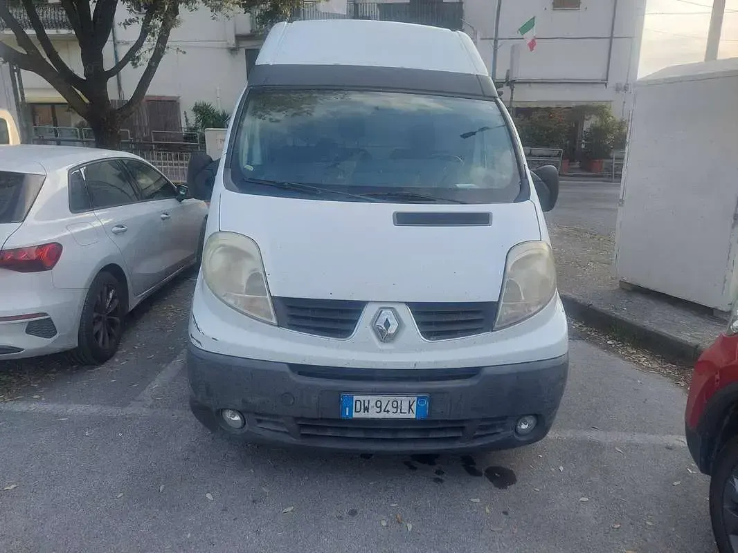 Usata Renault Trafic 116 CV (85 kW) 2009 Bianco Monovolume