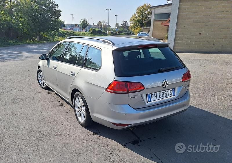 Second-hand VW Golf VII 105 CP (77 kW) 2017 Gri Break