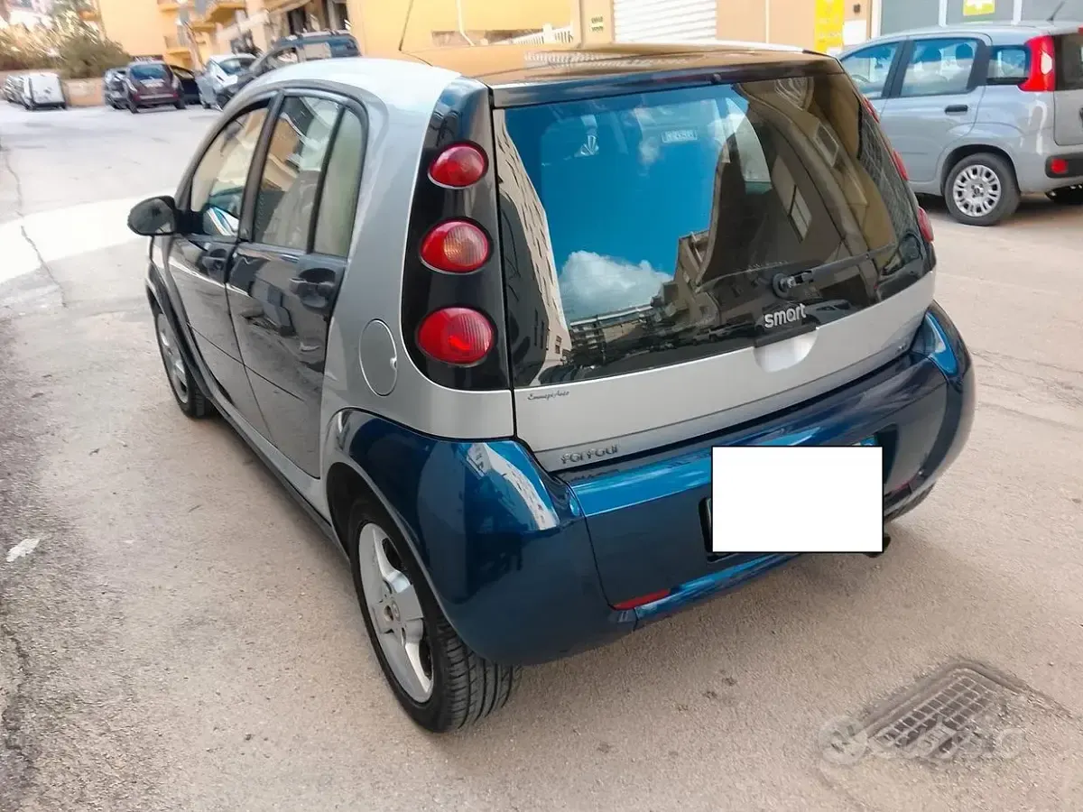 Usata Smart ForFour Passion 95 CV (69 kW) 2005 Blu Utilitaria