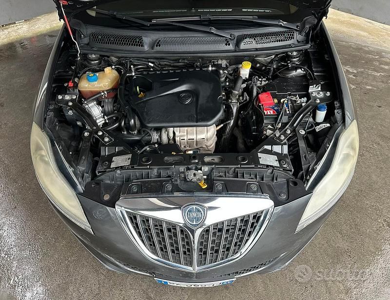 Usata Lancia Delta 120 CV (88 kW) 2010 Grigio Utilitaria