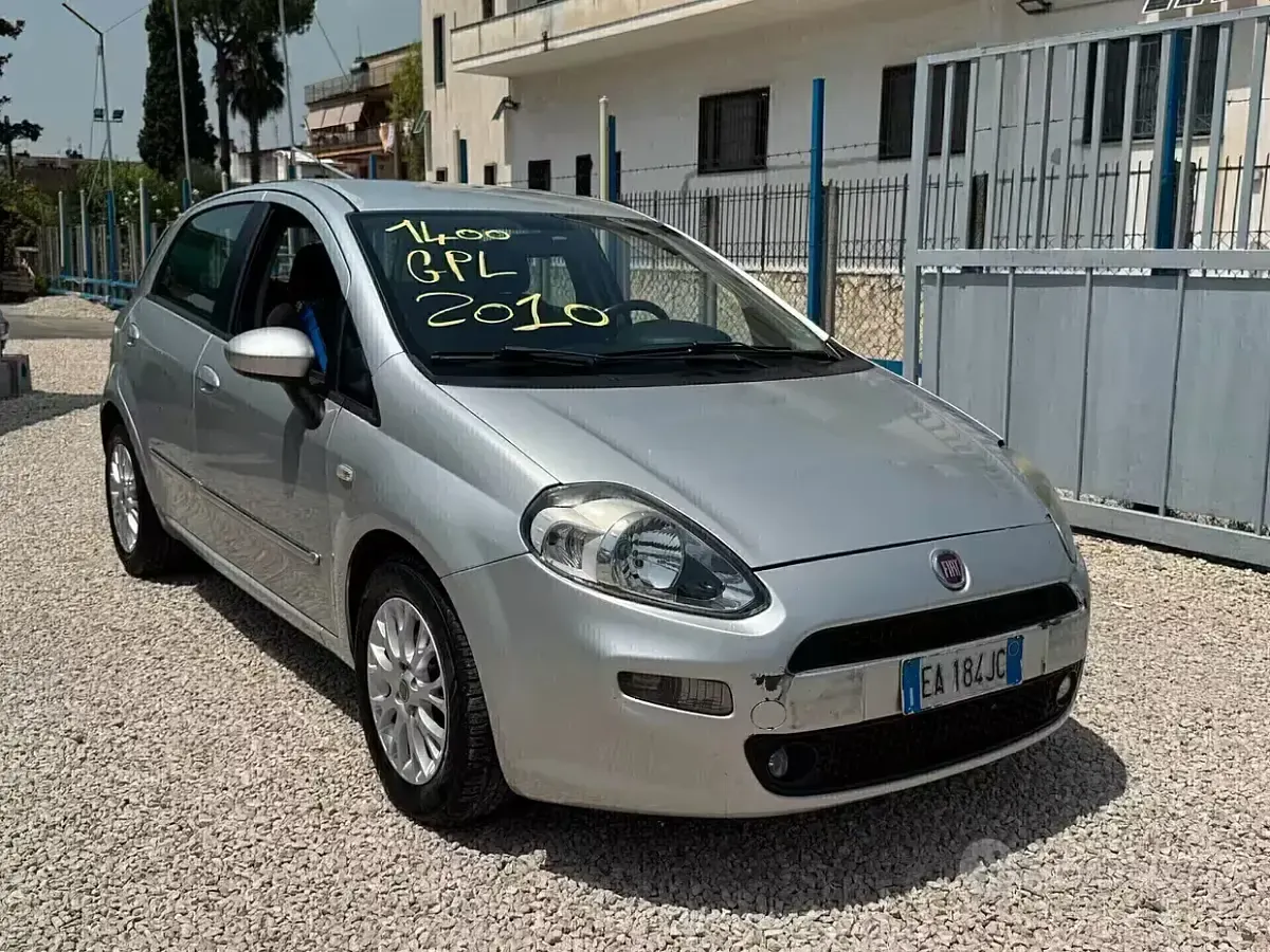 Usata Fiat Grande Punto 77 CV (56 kW) 2010 Utilitaria