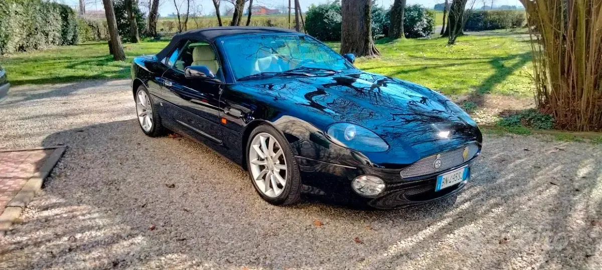 Usata Aston Martin DB7 416 CV (305 kW) 2000 Nero Cabrio