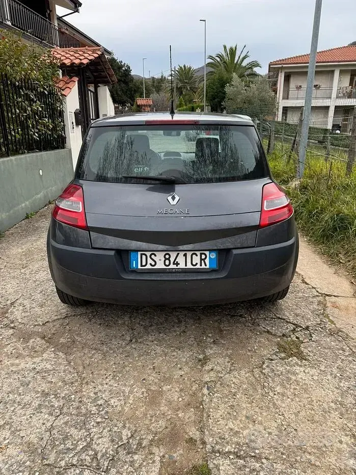 Usata Renault Mégane III 106 CV (77 kW) 2008 Grigio Berlina