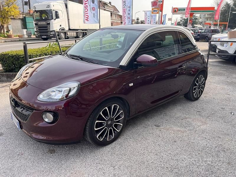 Usata Opel Adam Rocks Rocks 70 CV (51 kW) 2017 Rosso Utilitaria