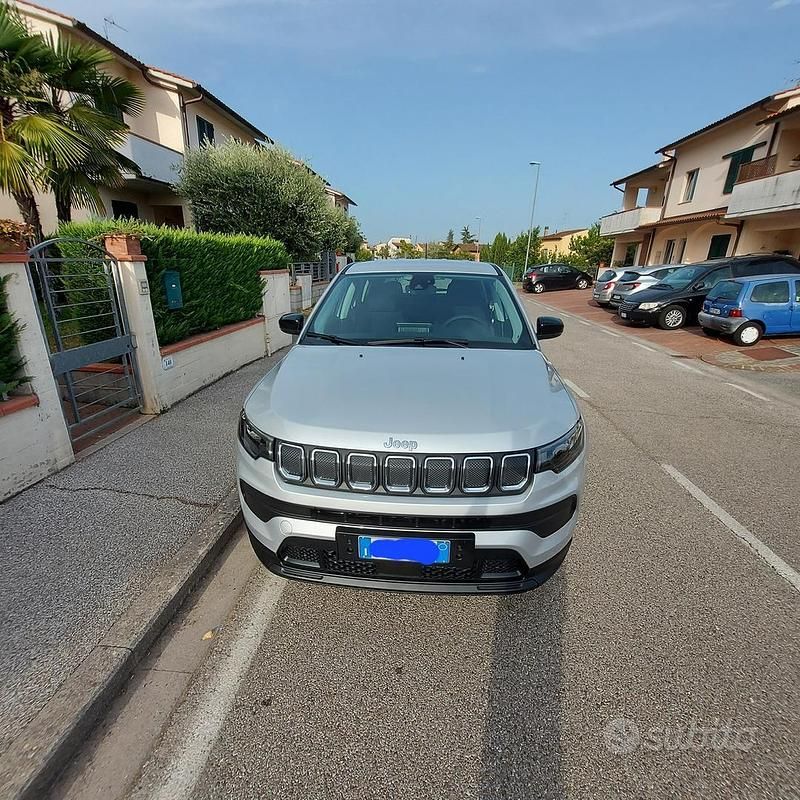 Usata Jeep Compass 131 CV (96 kW) 2022 Grigio SUV