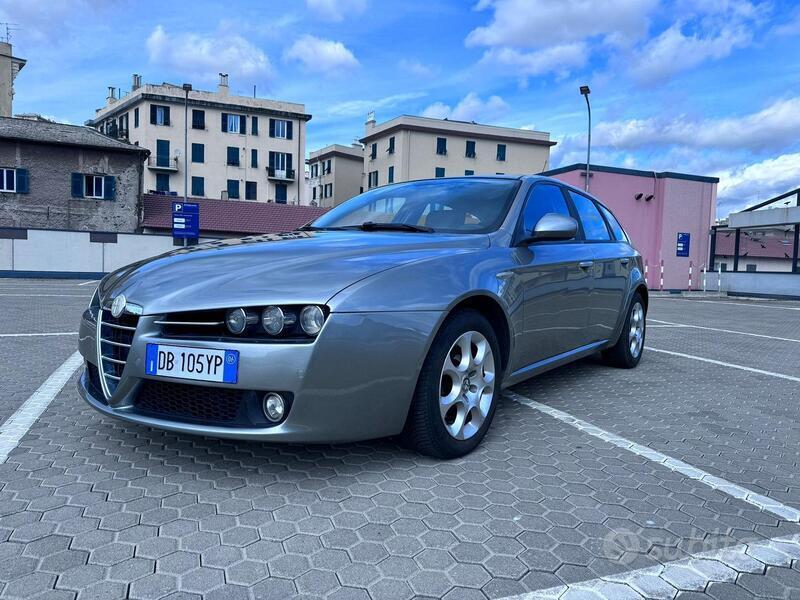 Usato 2006 Alfa Romeo 159 1.9 Diesel 150 CV (2.800 €)