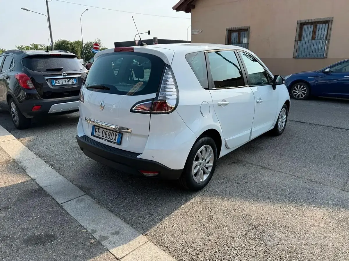 Usata Renault Scénic III Bose Edition 110 CV (80 kW) 2016 Bianco Monovolume