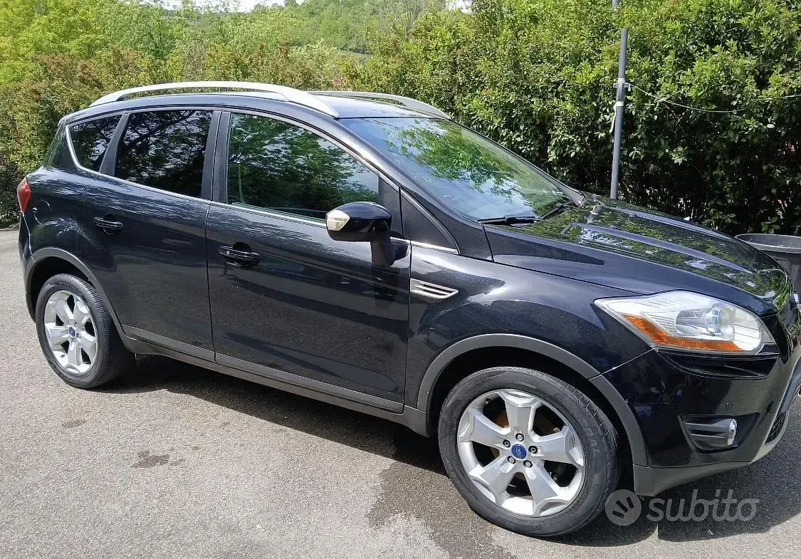 Usata Ford Kuga 163 CV (119 kW) 2011 Nero SUV