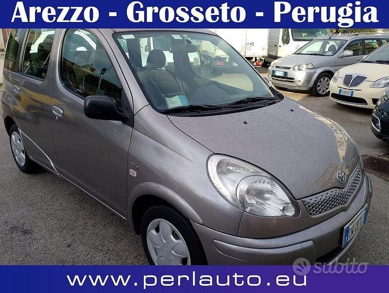 Grigio Usata 2005 Toyota Yaris Verso Sol Monovolume | 4400 € - Immagine 1/4