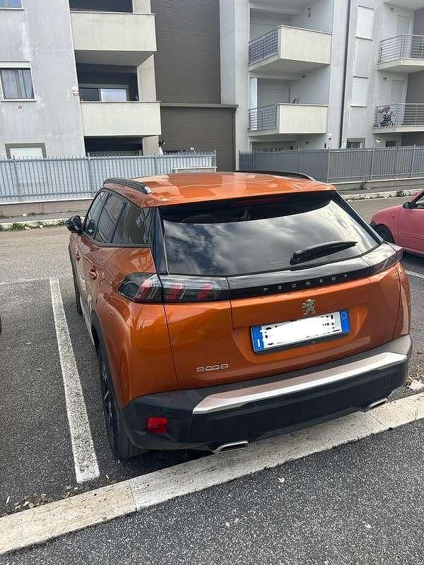 Usata Peugeot 2008 Allure 110 CV (80 kW) 2023 SUV