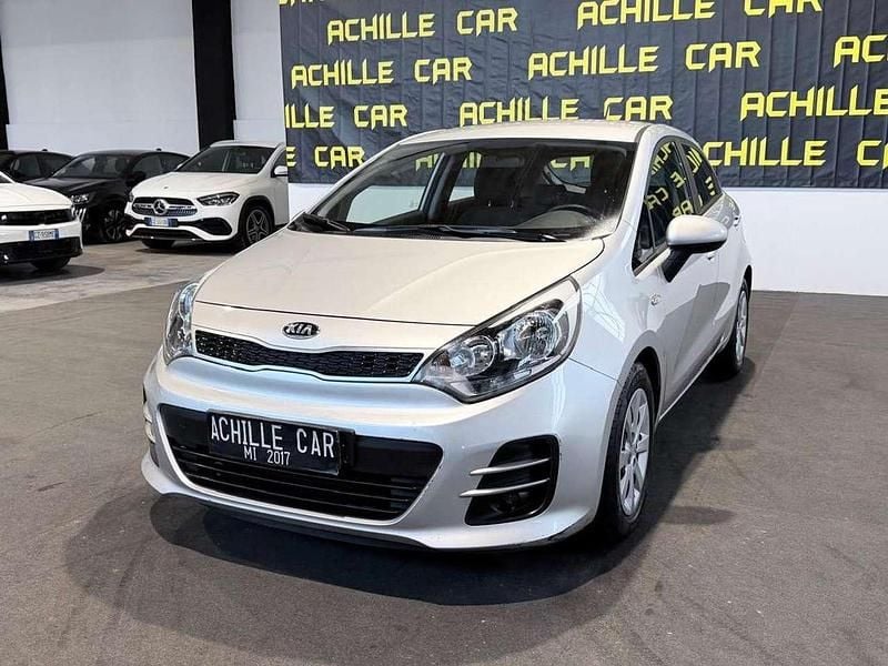 Usata Kia Rio 86 CV (63 kW) 2016 Argento Utilitaria