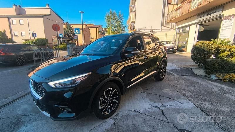 Usata MG ZS Luxury 106 CV (77 kW) 2024 Nero SUV
