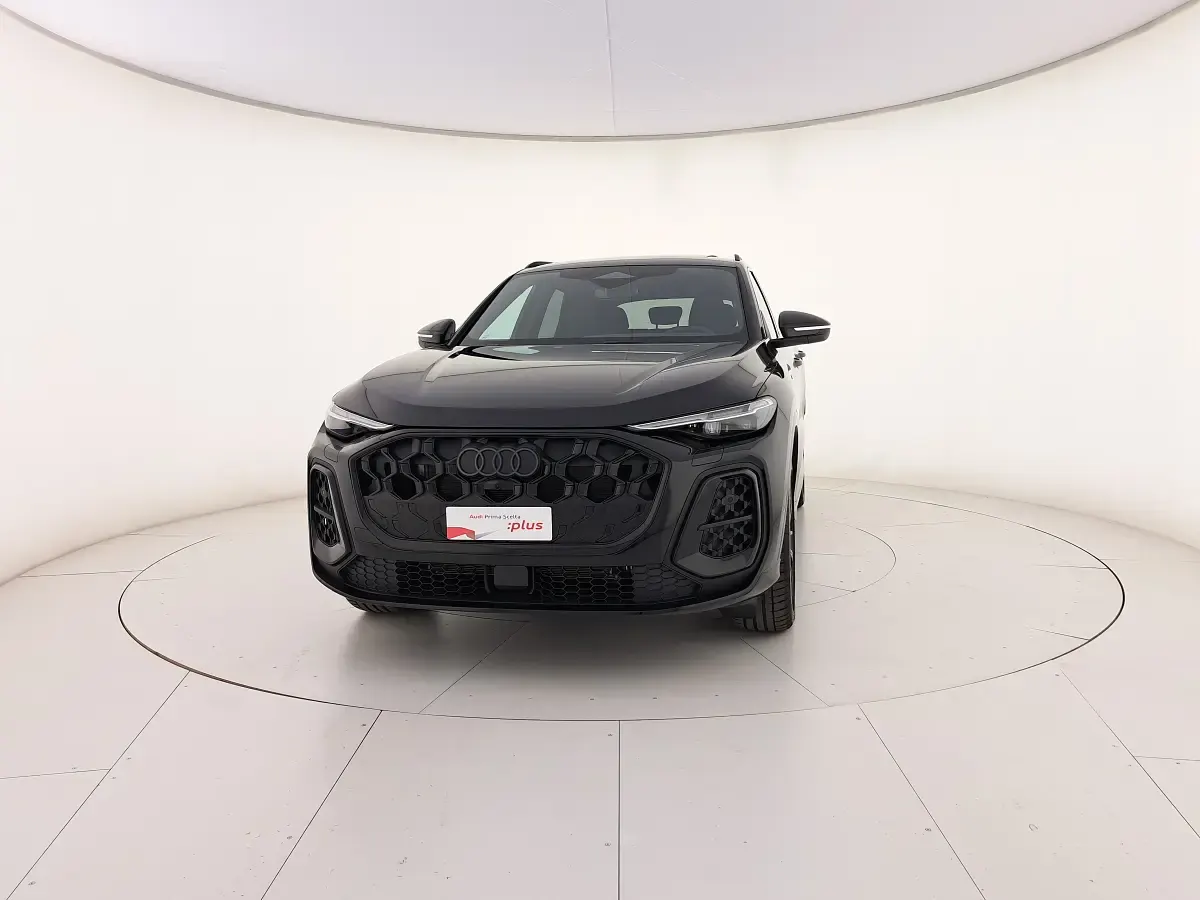 Nuova Audi Q5 S-Line 204 CV (150 kW) 2026 Nero mito metallizzato SUV