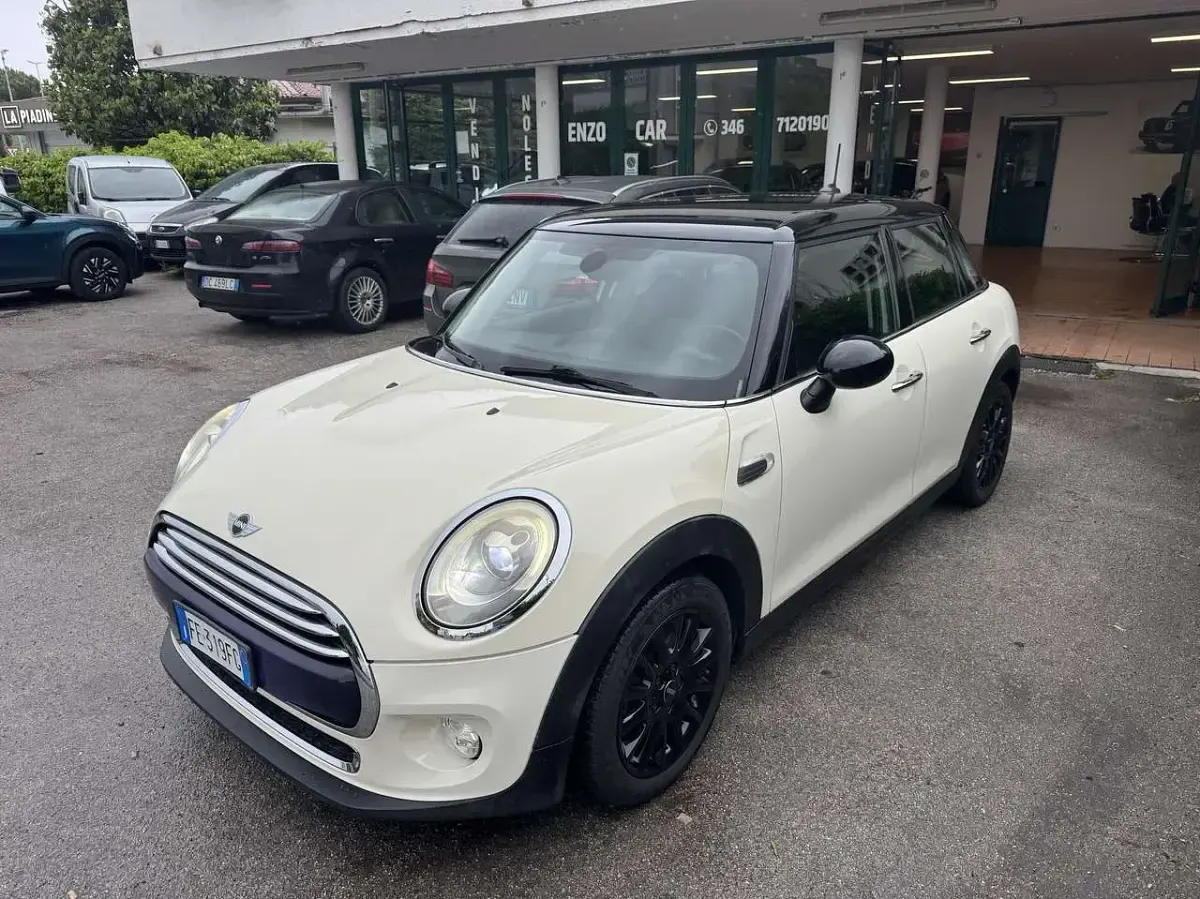 Usata Mini Cooper D Business 116 CV (85 kW) 2016 Other Utilitaria