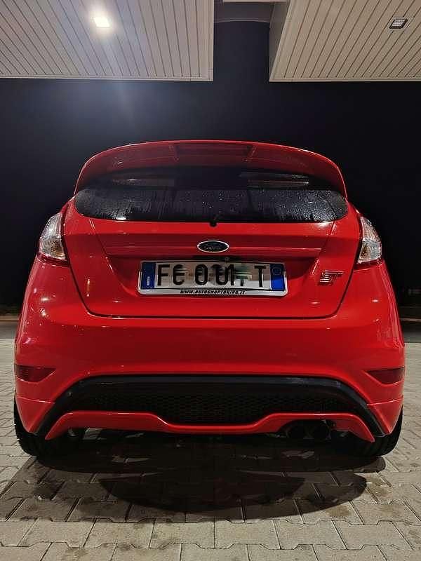 Usata Ford Fiesta ST 182 CV (133 kW) 2016 Berlina