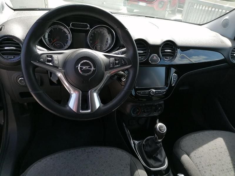Usata Opel Adam Jam 70 CV (51 kW) 2018 Bicolor bianco/nero Utilitaria