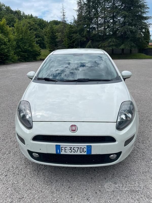 Usata Fiat Punto 77 CV (56 kW) 2016 Bianco Utilitaria