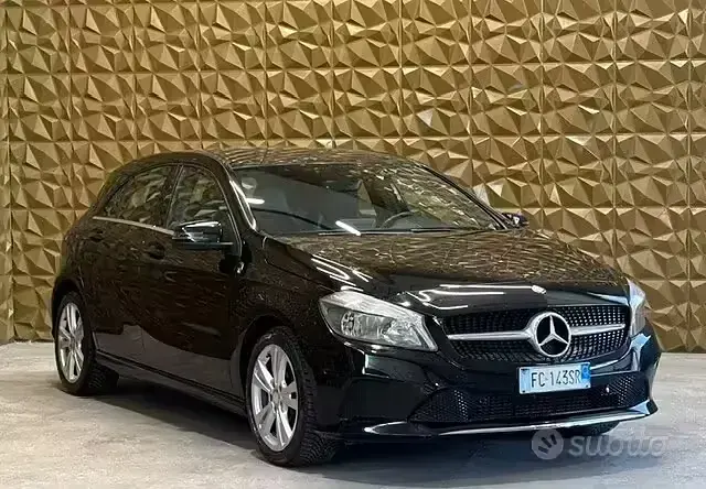 Usata Mercedes A160 90 CV (66 kW) 2016 Nero Utilitaria