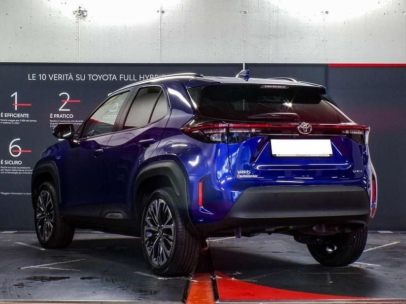 Usata Toyota Yaris Cross Lounge 131 CV (96 kW) 2024 Blu/azzurro SUV