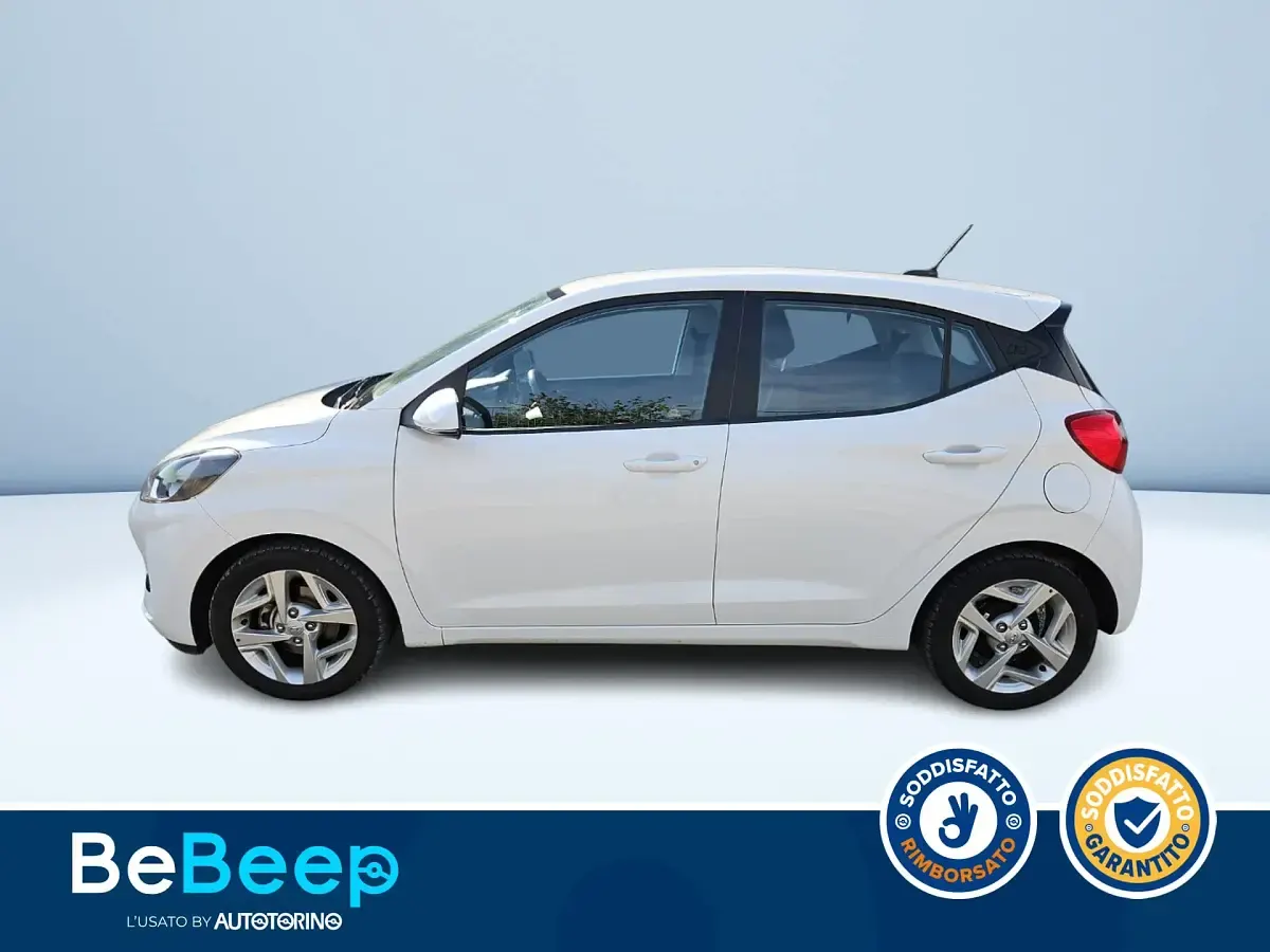 Usata Hyundai i10 67 CV (49 kW) 2023 Bianco pastello Utilitaria