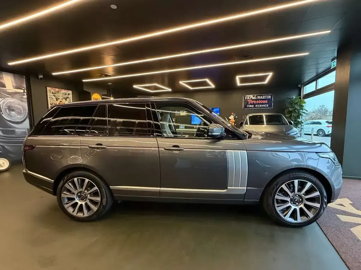 Usata Land Rover Range Rover Vogue 249 CV (183 kW) 2016 Ammonite grey SUV